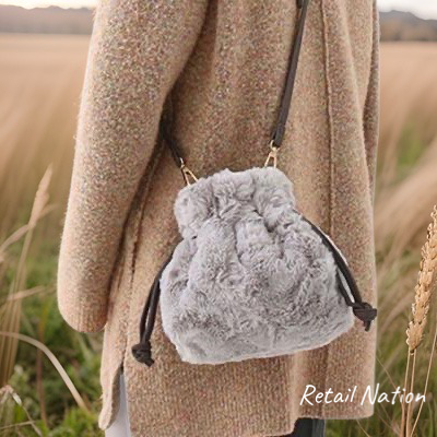 2023 Autumn and Winter Gentle Wind Furry Drawstring Bucket Bag